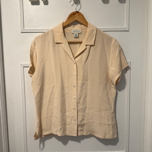 Ann Taylor Silk Short Sleeve Button Down 12P - Picture 1 of 7